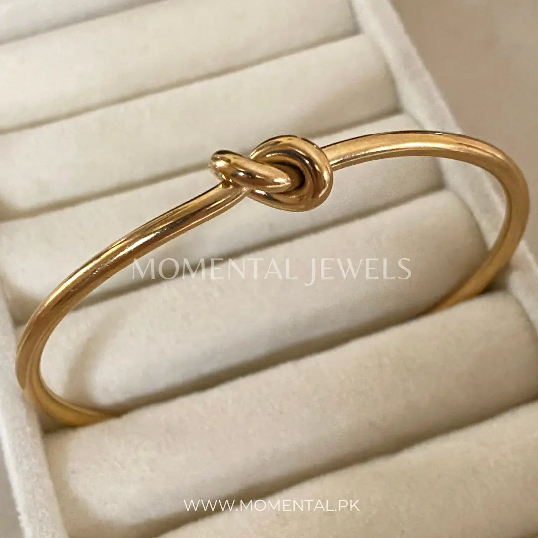 Knot Handcuff