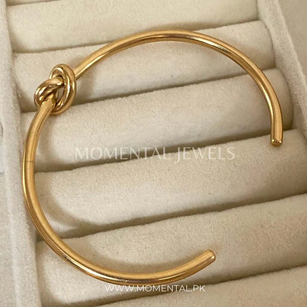 Knot Handcuff