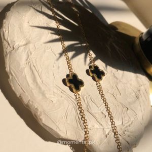 Minimal Clover Bracelet