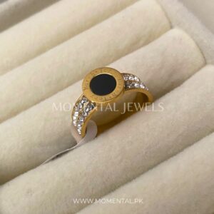 trendy-black-and-gold-ring
